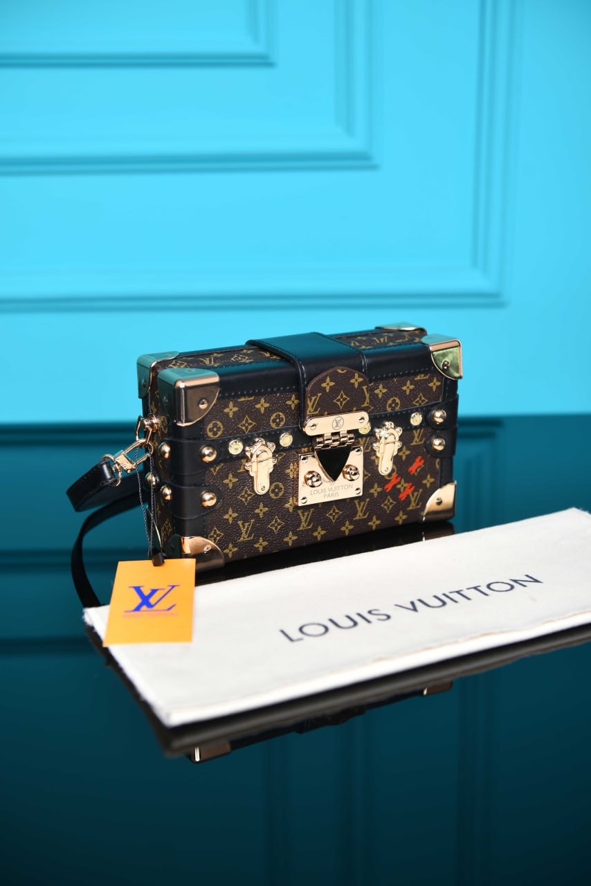 LOUIS VUITTON — Sacs Femme
