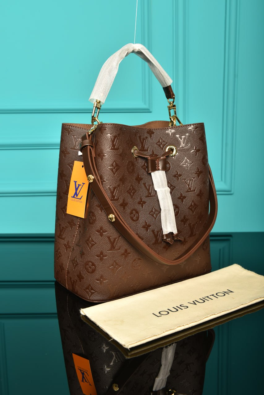 LOUIS VUITTON — Bags Women