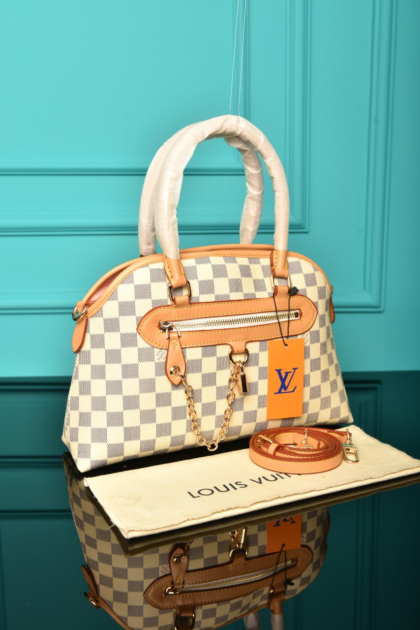 LOUIS VUITTON — Sacs Femme