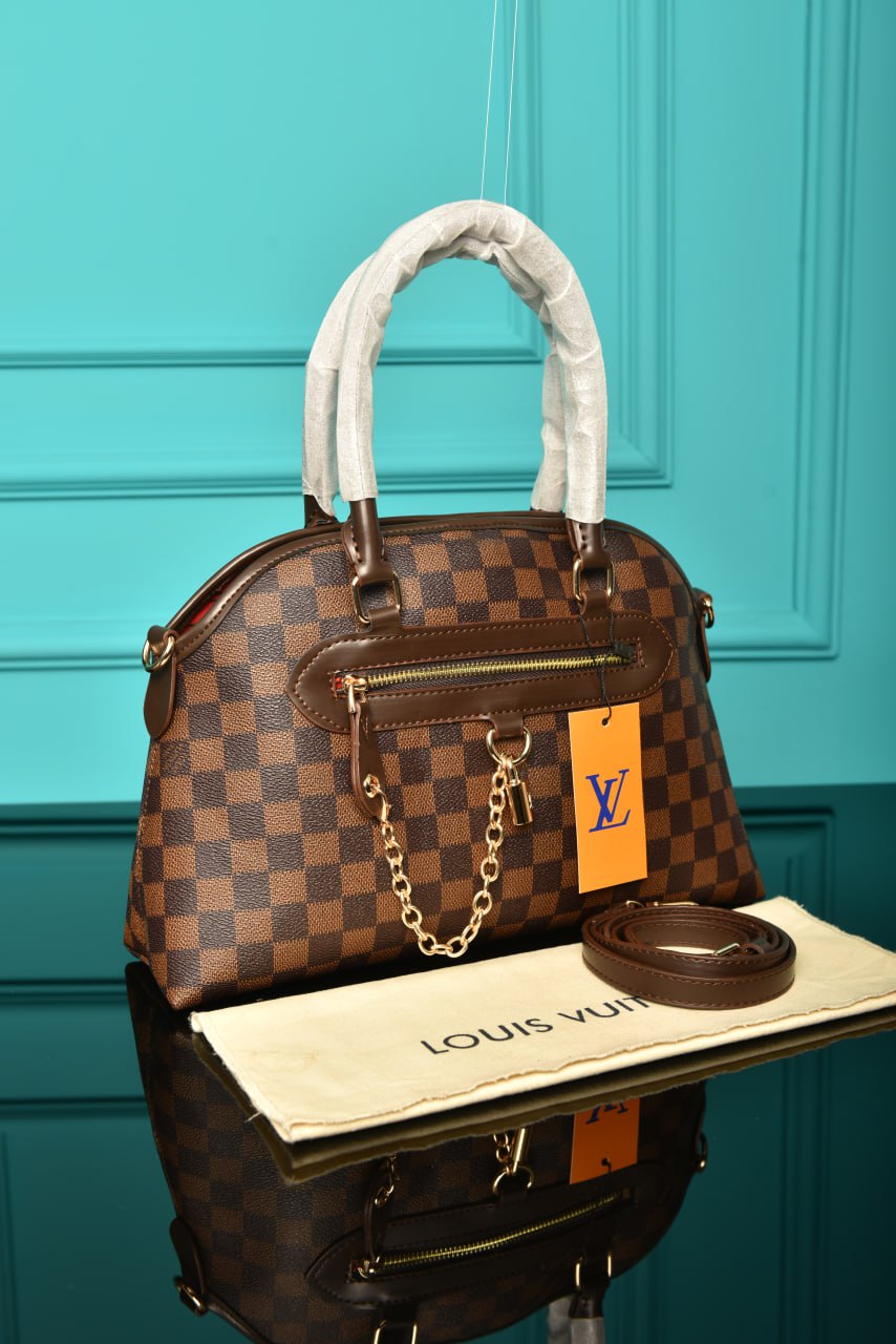LOUIS VUITTON — Sacs Femme
