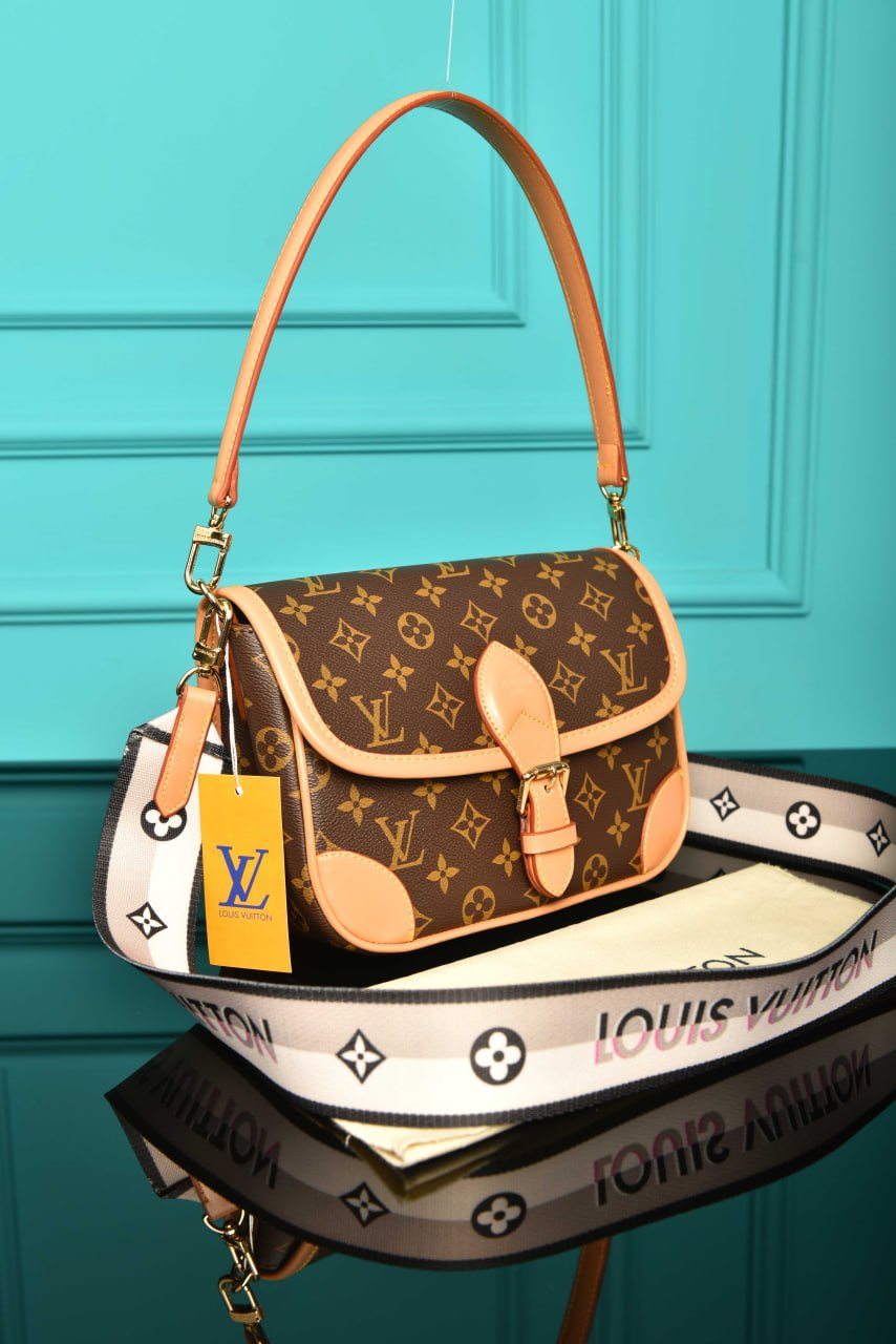 LOUIS VUITTON — Sacs Femme