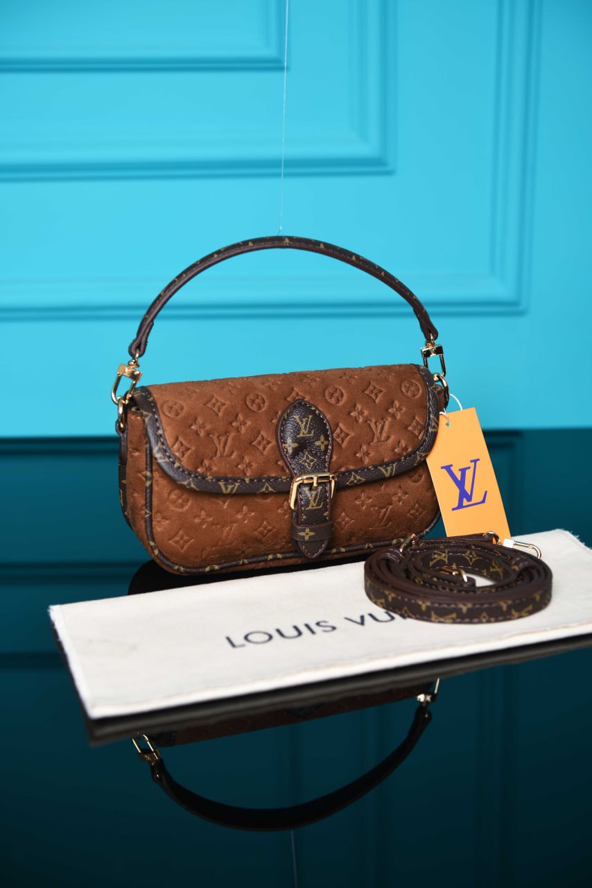 LOUIS VUITTON — Sacs Femme