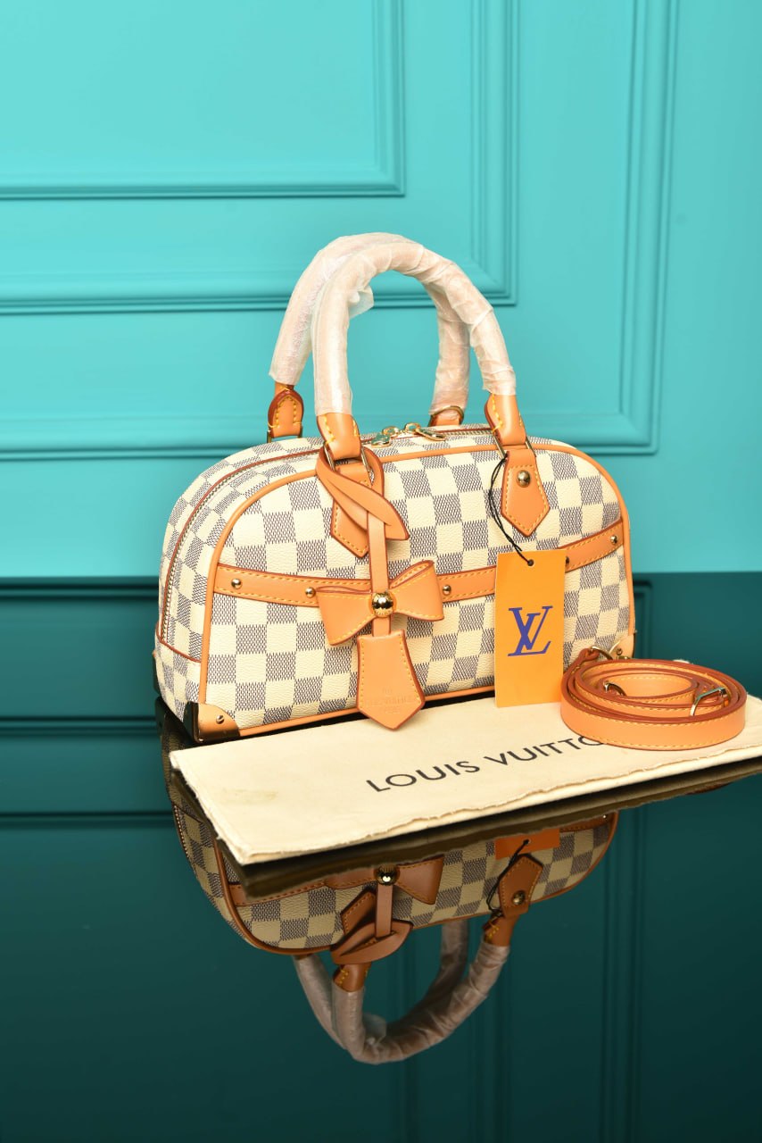 LOUIS VUITTON — Bags Women